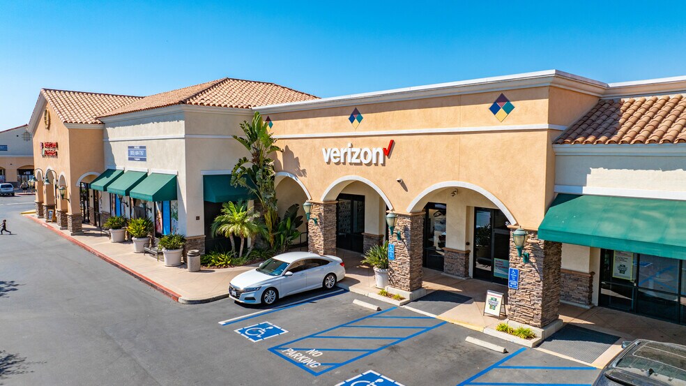 More Photos Of 550 E Betteravia Rd, Santa Maria Freestanding For Lease