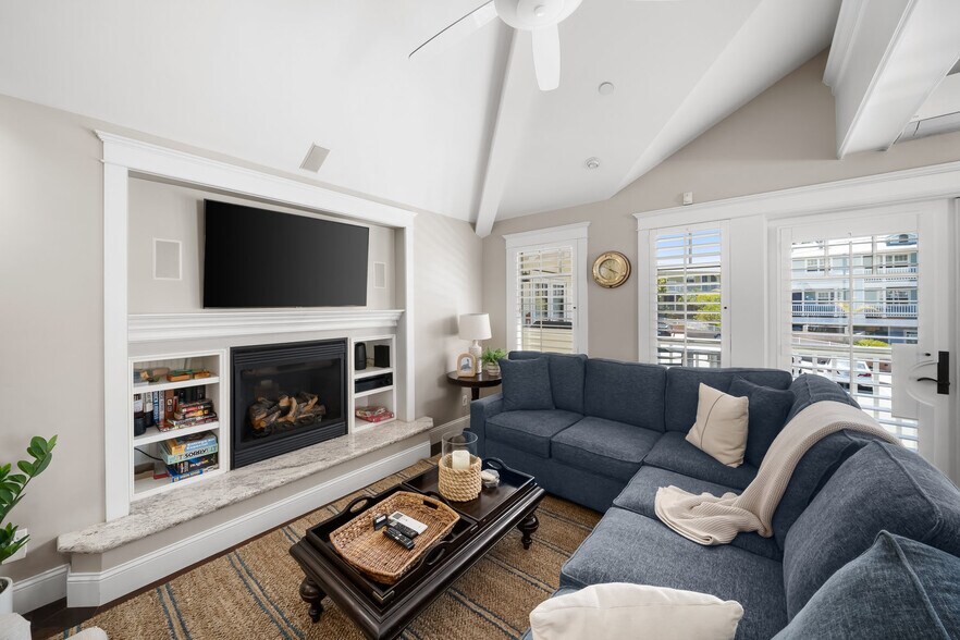 More Photos Of 74 San Francisco St, Avila Beach Flex For Sale