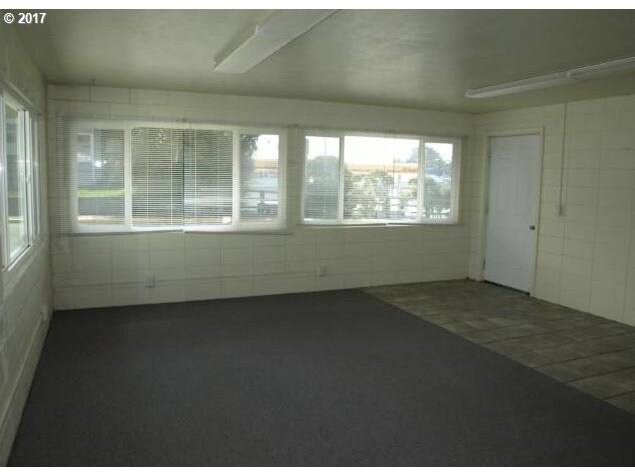 More Photos Of 94181 4th St, Gold Beach Office Residential For Sale