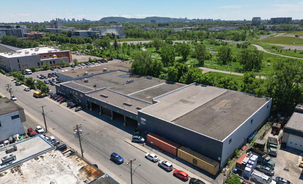 More Photos Of 8530 Av 8e, Montréal Warehouse For Lease
