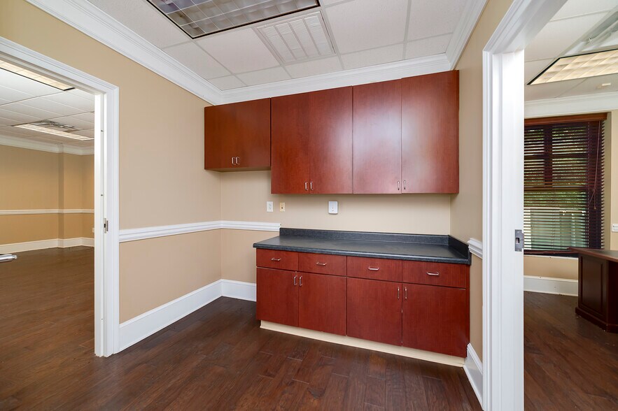 More Photos Of 4611 Ivey Dr, Macon-Bibb Office For Lease