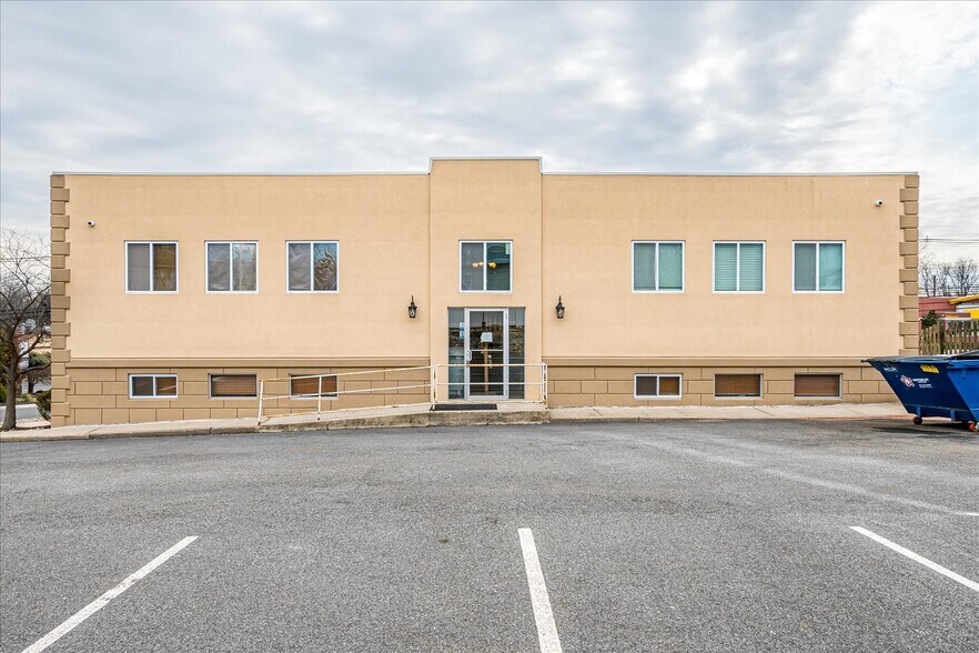 More Photos Of 72 Highway 27, Edison Medical For Sale