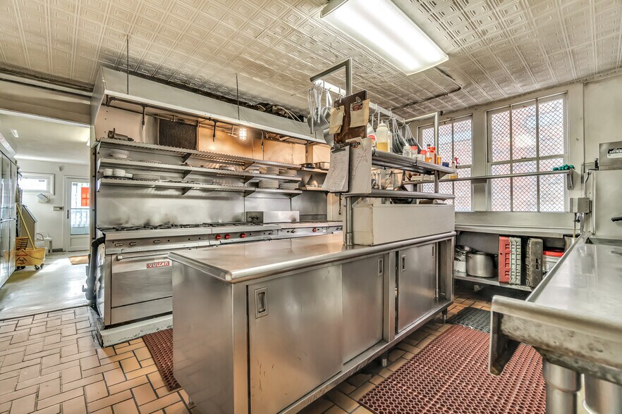 More Photos Of 50-52 E Main St, Torrington Restaurant For Lease