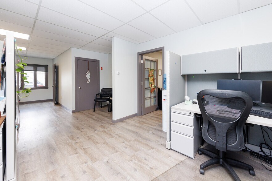 More Photos Of 144 S Main St, Brooklyn Medical For Lease