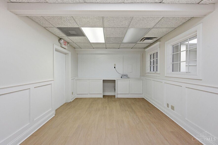 More Photos Of 347 Stanley Ave, Cincinnati Office Residential For Lease