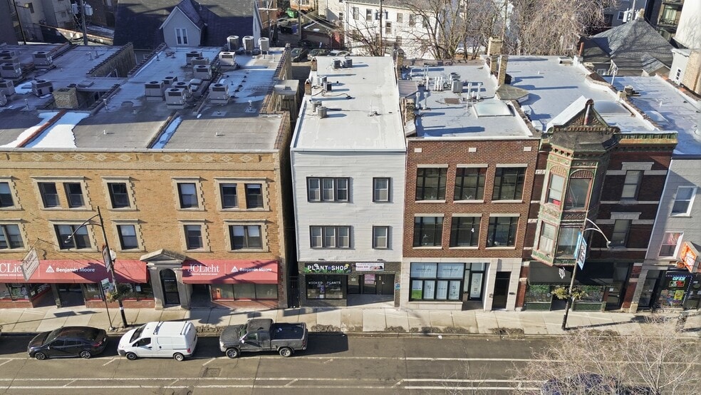 More Photos Of 3240 N Clark St, Chicago Apartments For Sale