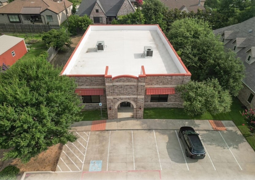 More Photos Of 820 Central Dr, Colleyville Office For Sale