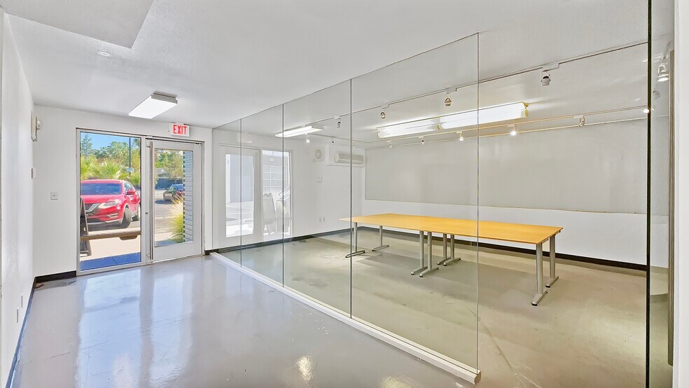 More Photos Of 2121 E Tropicana Ave, Las Vegas Office For Sale