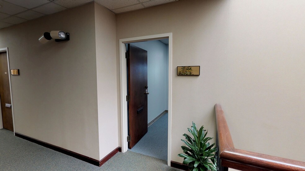 More Photos Of 2101 N Sardis Rd, Charlotte Office For Sale