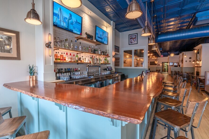 More Photos Of 30 S La Grange Rd, La Grange Restaurant For Sale