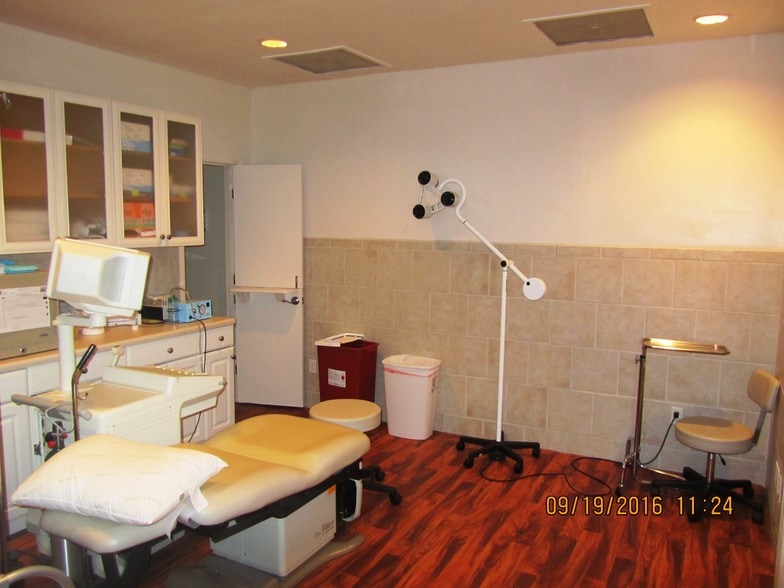 More Photos Of 704 Keystone Ct, Fayetteville Medical For Lease