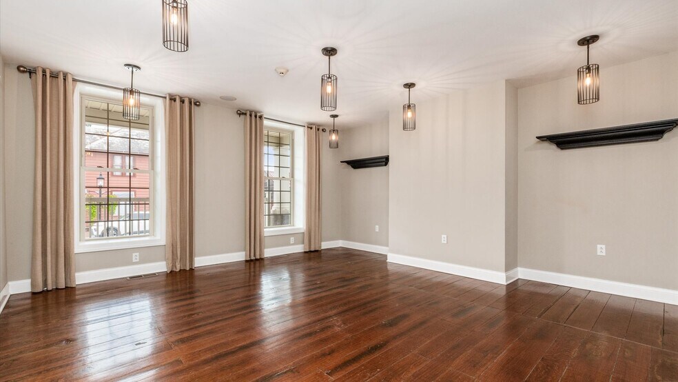 More Photos Of 120 W Main St, Somerset Flex For Sale