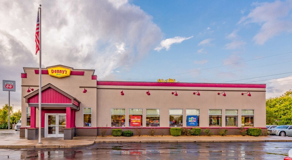 More Photos Of 6887 E Front St, Kansas City Fast Food For Lease