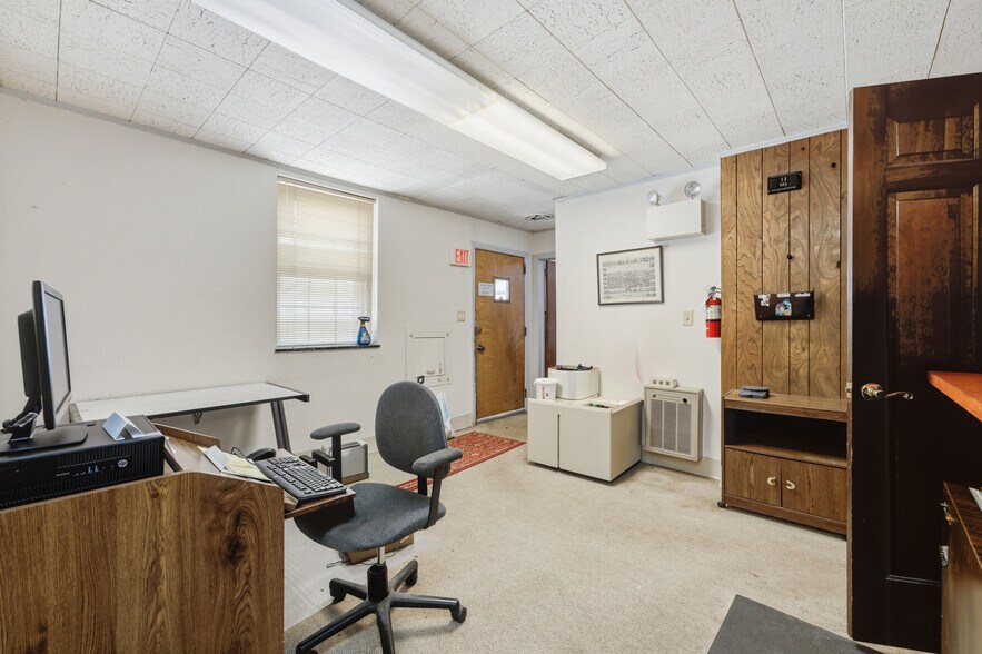 More Photos Of 100 Mantua Blvd, Mantua Office For Sale