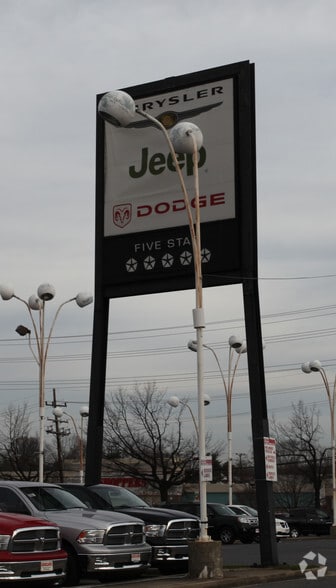 More Photos Of 8100 Annapolis Rd, Hyattsville Auto Dealership For Sale