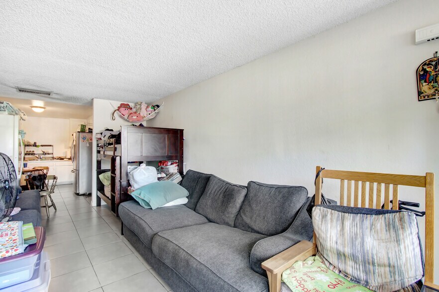 More Photos Of 671 Greystone Ln, Hemet Multifamily For Sale