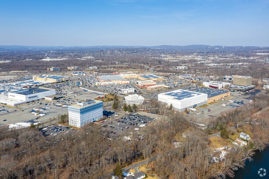 More Photos Of 65 Willowbrook Blvd, Wayne Office For Lease