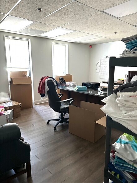 More Photos Of 131 S Varnell Rd, Tunnel Hill Distribution For Sale
