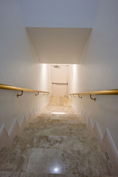 More Photos Of 355 Palermo Ave, Coral Gables Medical For Sale