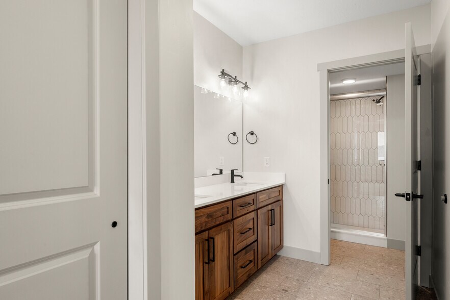 More Photos Of 45 E 150 S, Garden City Apartments For Sale