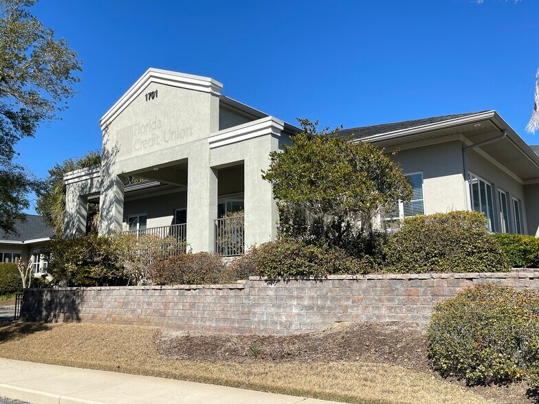 More Photos Of 1701 NW 80th Blvd, Gainesville Office For Sale