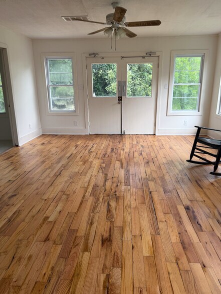 More Photos Of 217 Barnesville St, Thomaston Office For Lease
