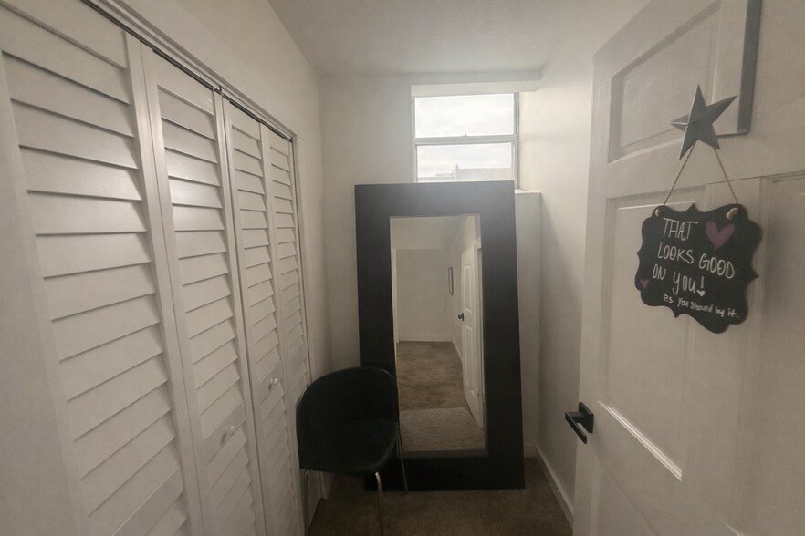 More Photos Of 328 Tellico St, Madisonville Office For Sale