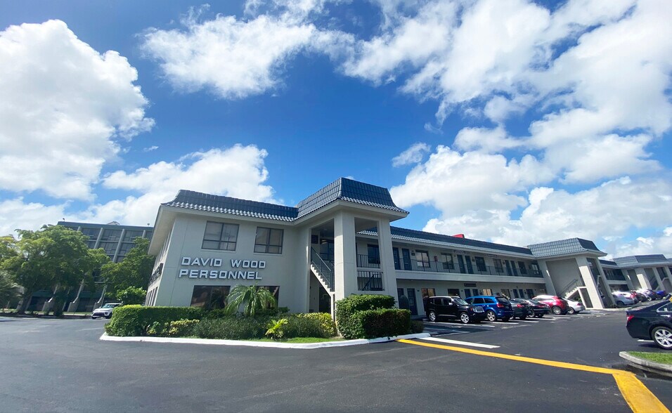 More Photos Of 1897 Palm Beach Lakes Blvd, West Palm Beach Medical For Lease