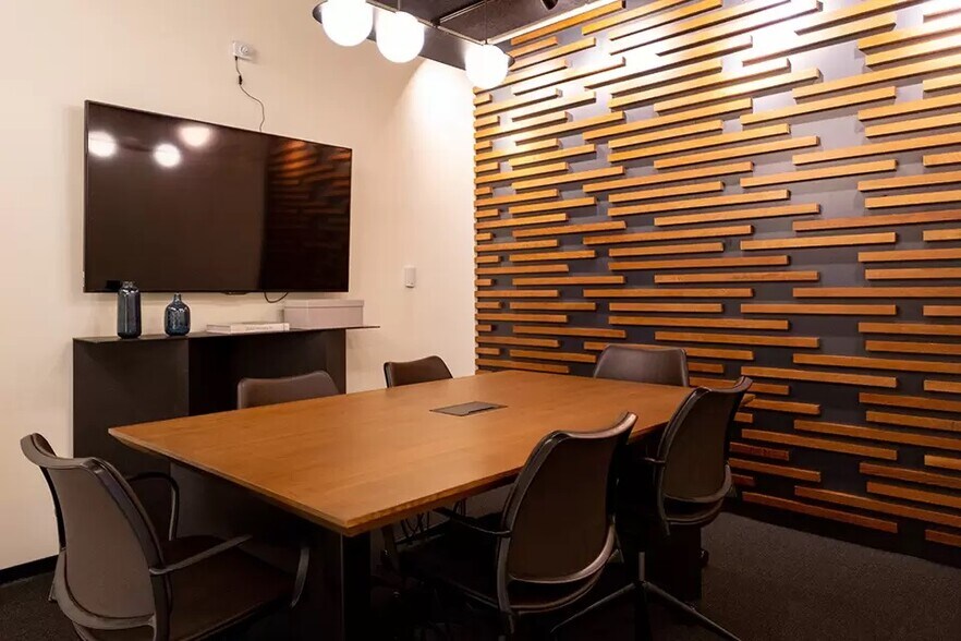 More Photos Of 401 E Jackson St, Tampa Coworking Space