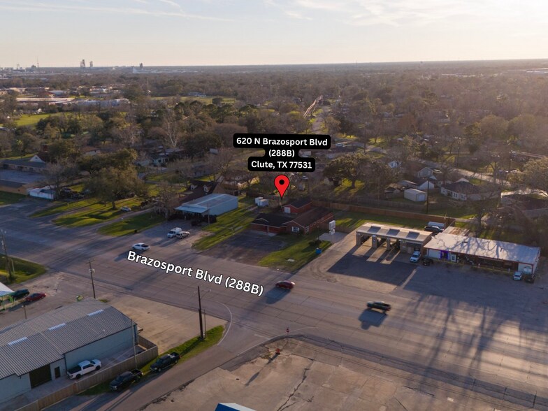 More Photos Of 620 Brazosport Blvd N, Clute Flex For Lease