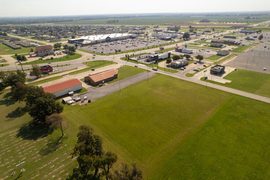More Photos Of 951 S Kingshighway St, Sikeston Office For Sale