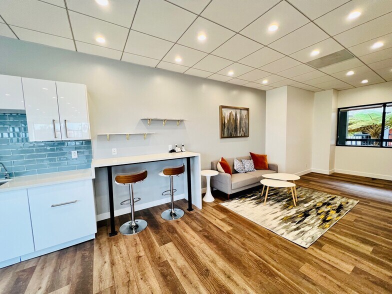 More Photos Of 11965 Venice Blvd, Los Angeles Loft Creative Space For Lease