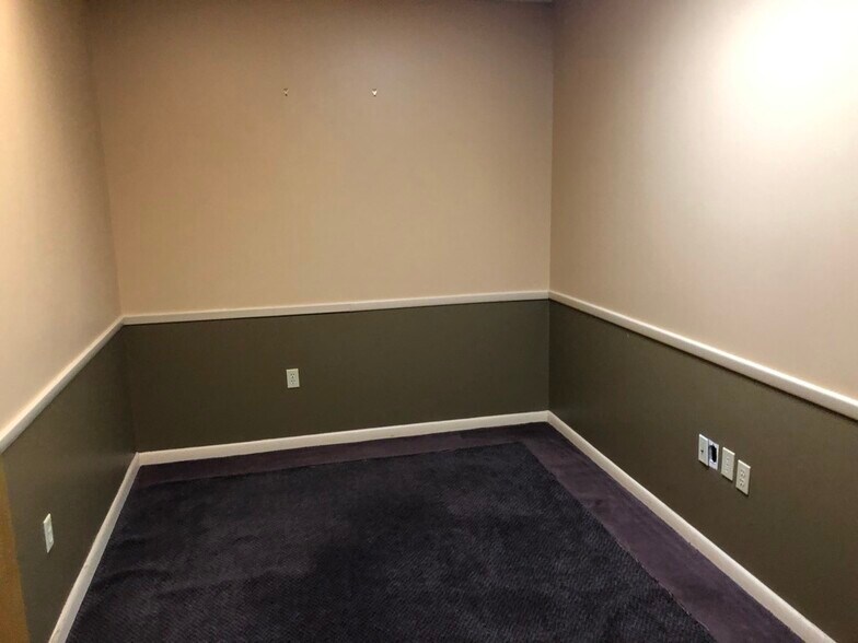 More Photos Of 2335 Union Rd, Cheektowaga Distribution For Sale