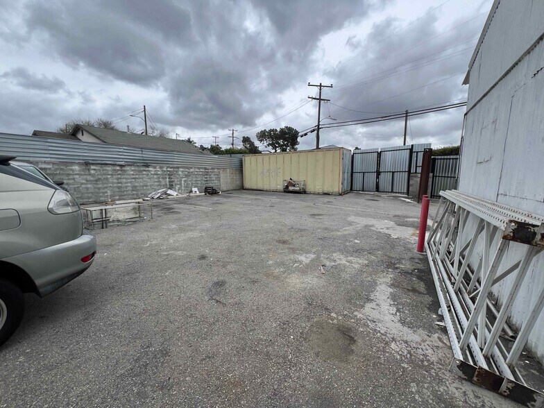More Photos Of 3242 Fowler St, Los Angeles Warehouse For Sale