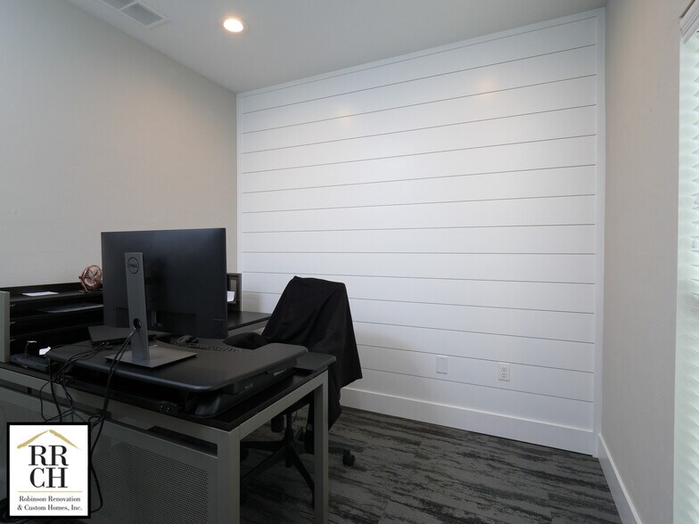 More Photos Of 2720 NW 6th St, Gainesville Medical For Lease