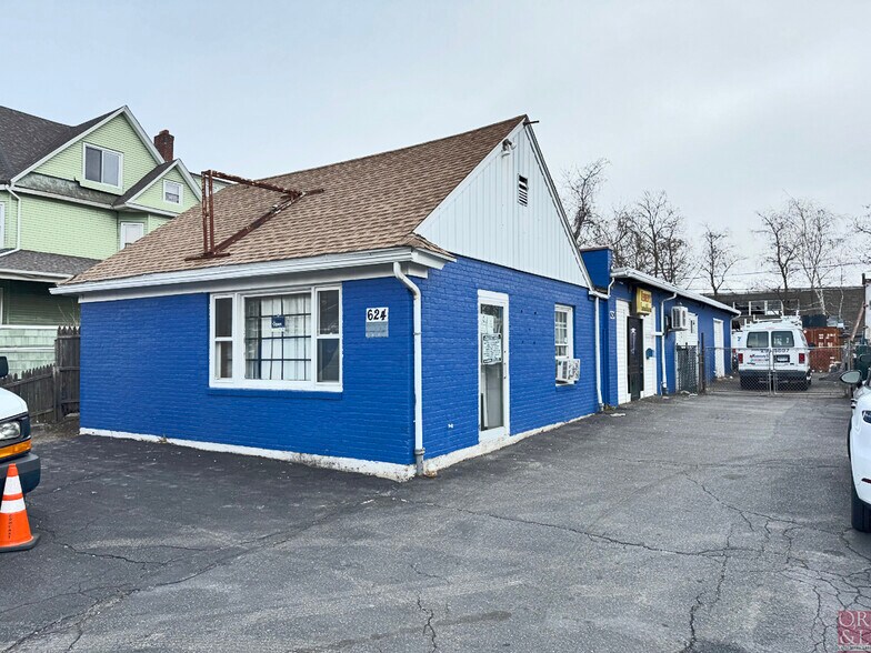 624 Wethersfield Ave  