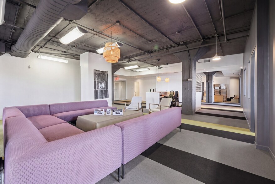 More Photos Of 4446 Boul Saint-Laurent, Montréal Loft Creative Space For Lease