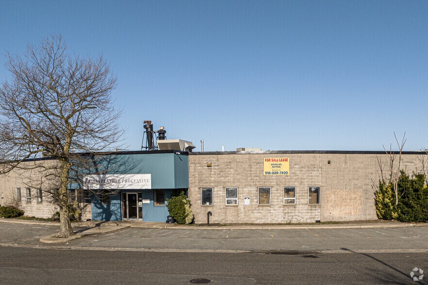 Primary Photo Of 320 Buffalo Ave, Freeport Manufacturing For Lease