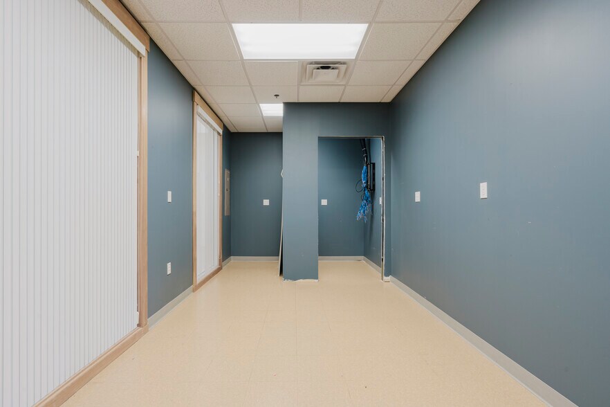 More Photos Of 42 Winter St, Pembroke Light Distribution For Lease