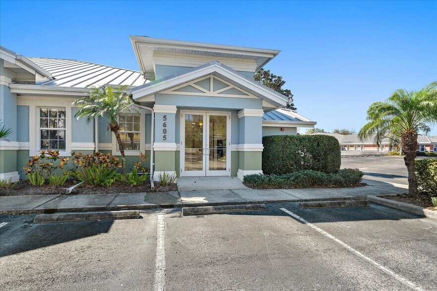 More Photos Of 5601-5605 Marquesas Cir, Sarasota Office For Sale