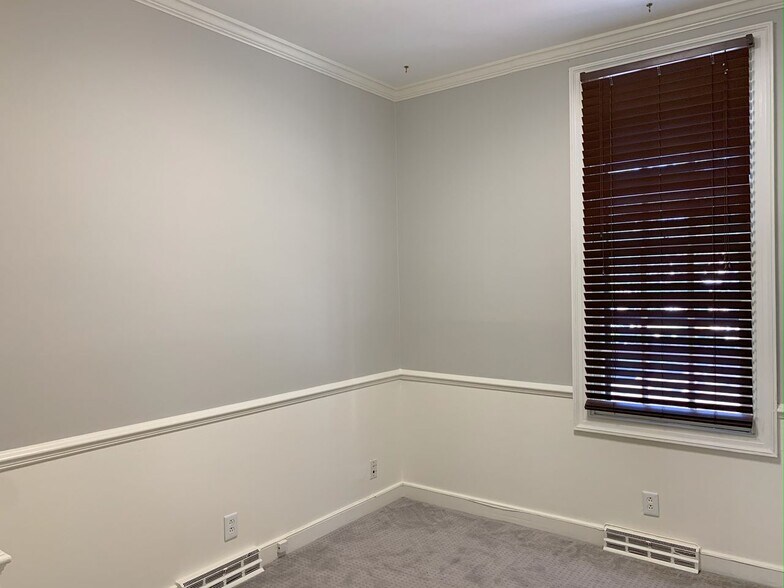 More Photos Of 2305 Commonwealth Dr, Charlottesville Office For Lease