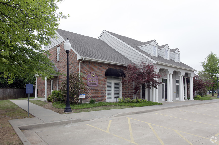 Primary Photo Of 1425 E 71st St, Tulsa Office For Sale