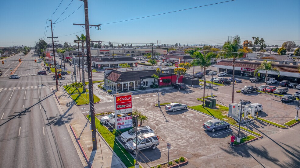 More Photos Of NWC BEACH BLVD & CHAPMAN AVE, Stanton Fast Food For Lease