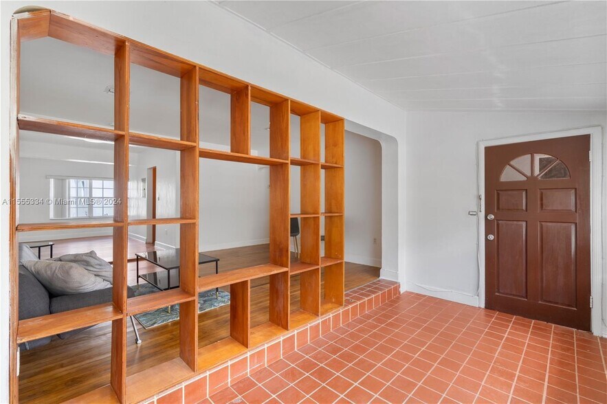 More Photos Of 1105 NE 119th St, Biscayne Park Apartments For Sale