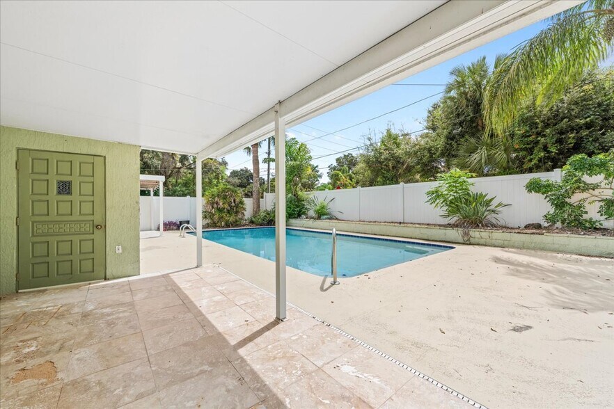 More Photos Of 5812 Missouri Ave, New Port Richey Flex For Sale