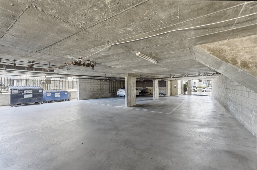 More Photos Of 579 W 14th St, San Pedro Apartments For Sale