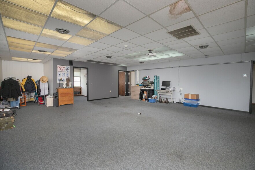 More Photos Of 307 E Center St, Rochester Office For Sale