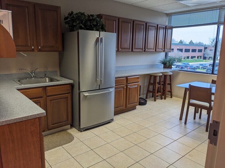 More Photos Of 1749 S Naperville Rd, Wheaton Medical For Sale