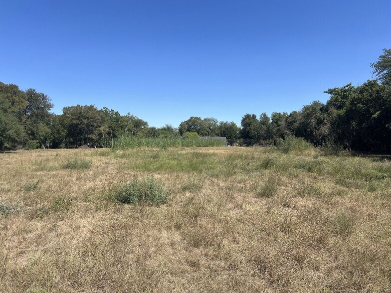 More Photos Of 415 North Hickory Ave, New Braunfels Land For Sale