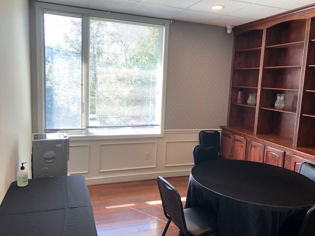 More Photos Of 44125 Woodridge Pky, Lansdowne Office For Sale